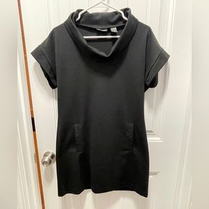 Collard dress! Really cute dress with pockets! From NewYork&CO. Size M.